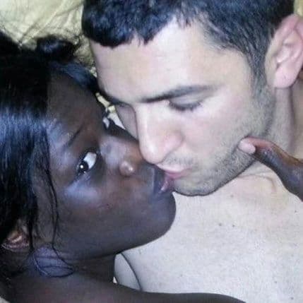 KOMENTAR: Crnogorski Fejsbuk rasizam KOMENTAR: Crnogorski Fejsbuk rasizam