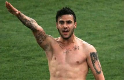 AEK suspendovao igrača zbog naci pozdrava AEK suspendovao igrača zbog naci pozdrava