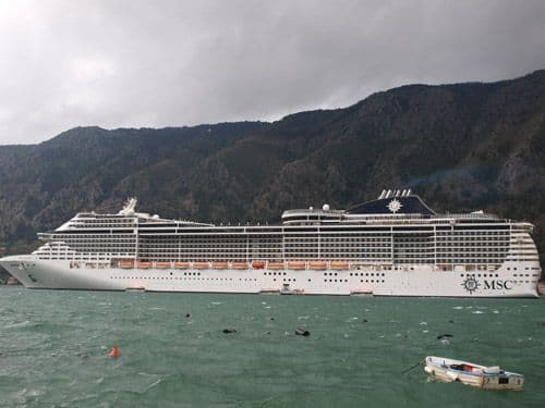 Mega kruzer MSC “Divina” sjutra u Kotoru Mega kruzer MSC “Divina” sjutra u Kotoru