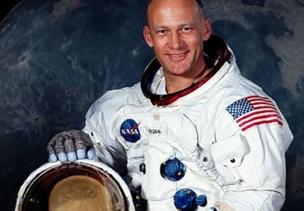 Oldrinov priručnik za spuštanje na Mjesec Oldrinov priručnik za spuštanje na Mjesec