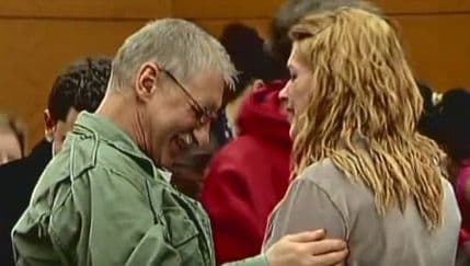 Na slobodi nakon 22 godine provedene u zatvoru zbog ubistva koje nije počinio Na slobodi nakon 22 godine provedene u zatvoru zbog ubistva koje nije počinio