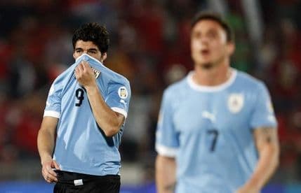 VIDEO: Suares pesnicom na protivnika VIDEO: Suares pesnicom na protivnika