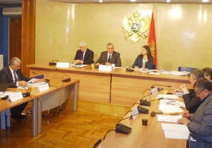 MARKOVIĆ: Napretka ima, ali smo daleko od osmišljene borbe protiv korupcije i organizovanog kriminala MARKOVIĆ: Napretka ima, ali smo daleko od osmišljene borbe protiv korupcije i organizovanog kriminala