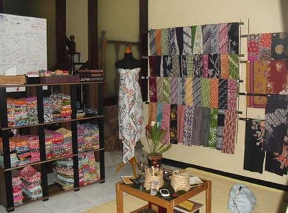 Podgorica: Dva maloljetnika krali robu po buticima Podgorica: Dva maloljetnika krali robu po buticima