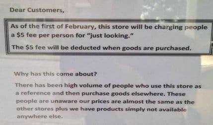 U jednoj prodavnici u Australiji i razgledanje košta U jednoj prodavnici u Australiji i razgledanje košta