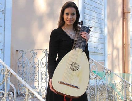 Hana Alivodić i zvuk laute na sceni Studio Hana Alivodić i zvuk laute na sceni Studio