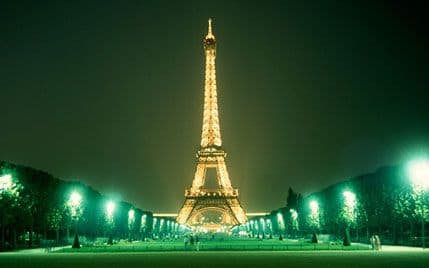 Evakuisana Ajfelova kula zbog dojave o bombi Evakuisana Ajfelova kula zbog dojave o bombi