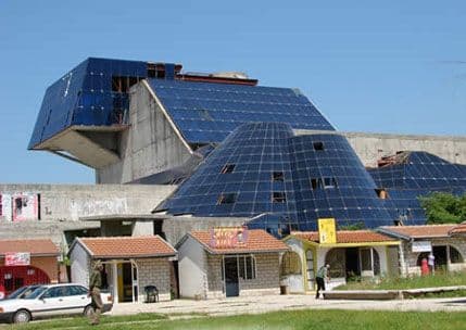 Dvoje mladih lakše povrijeđeno u Nikšiću Dvoje mladih lakše povrijeđeno u Nikšiću