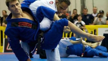 VIDEO: Džiju-džicu instruktor nova internet senzacija! VIDEO: Džiju-džicu instruktor nova internet senzacija!