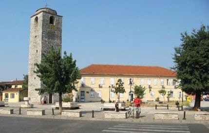 REDŽEMATOVIĆ: Vrijeme je da se ukloni krst sa Sahat kule REDŽEMATOVIĆ: Vrijeme je da se ukloni krst sa Sahat kule