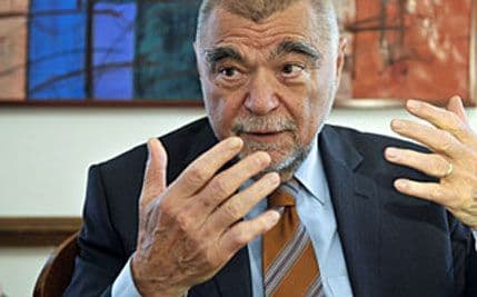 Mesić: Gledam Sulejmana Veličanstvenog Mesić: Gledam Sulejmana Veličanstvenog