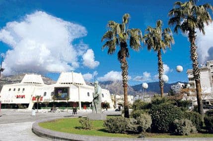 Uhapšen saizvršilac napada na policijskog službenika u Baru Uhapšen saizvršilac napada na policijskog službenika u Baru