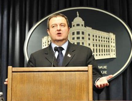 Dačić: Srpski patrijarh je još 1690. godine napustio Kosovo Dačić: Srpski patrijarh je još 1690. godine napustio Kosovo