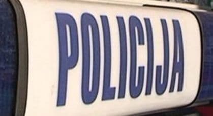 Uhapšen policajac osumnjičen da je tukao dječaka Uhapšen policajac osumnjičen da je tukao dječaka