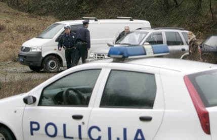 Tragedija kod Mladenovca: Ubio bebu i 12 komšija Tragedija kod Mladenovca: Ubio bebu i 12 komšija