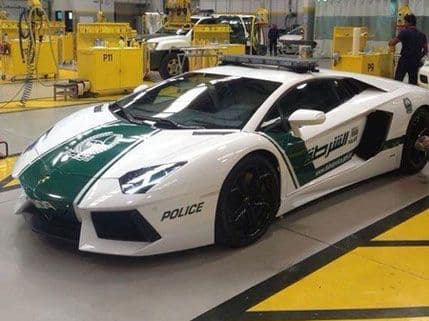 Policija u Dubaiju za patroliranje kupila Lamborgini Policija u Dubaiju za patroliranje kupila Lamborgini