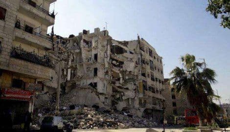 U vazdušnim udarima sirijskih snaga na pobunjenike poginulo 18 civila U vazdušnim udarima sirijskih snaga na pobunjenike poginulo 18 civila