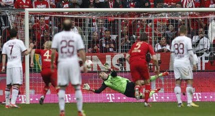 VIDEO: Golman Bajerna glavom branio penal VIDEO: Golman Bajerna glavom branio penal