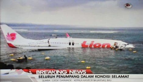 VIDEO:Avion sa 172 putnika uletio u okean, svi putnici čudom preživjeli VIDEO:Avion sa 172 putnika uletio u okean, svi putnici čudom preživjeli