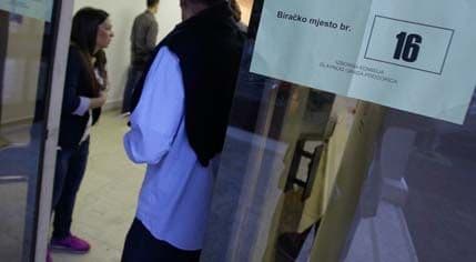 MUP: Utvrđene nepravilnosti ne utiču na pravilnost postupka koji je prethodio promjenama u biračkom spisku MUP: Utvrđene nepravilnosti ne utiču na pravilnost postupka koji je prethodio promjenama u biračkom spisku