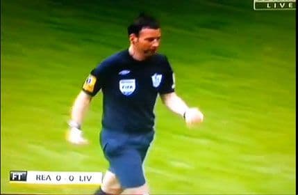 VIDEO: Kada sudija zaboravi kartone VIDEO: Kada sudija zaboravi kartone