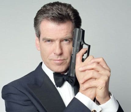 Pirs Brosnan podržava prvog crnog Džejmsa Bonda Pirs Brosnan podržava prvog crnog Džejmsa Bonda