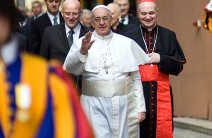 Papa ukinuo bonus za zaposlene Papa ukinuo bonus za zaposlene