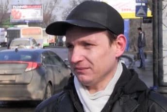On vjeruje u ljubav: Dva mjeseca na istom mjestu čeka djevojku u koju se zaljubio