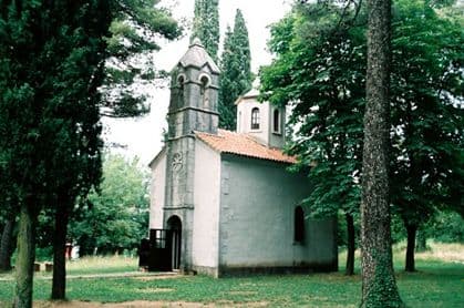 Centar savremene umjetnosti tužio Mitropoliju zbog crkve na Kruševcu Centar savremene umjetnosti tužio Mitropoliju zbog crkve na Kruševcu