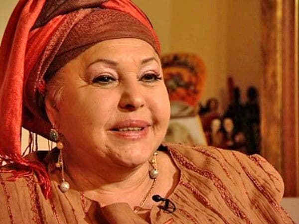 Esma Redžepova: Usvojila sam 48 djece i svi su muzičari Esma Redžepova: Usvojila sam 48 djece i svi su muzičari