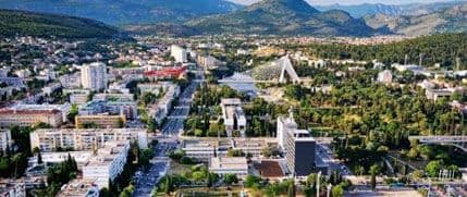 Tri poslanika DF imaju 17 stanova, poslanici DPS-a uglavnom po dva Tri poslanika DF imaju 17 stanova, poslanici DPS-a uglavnom po dva