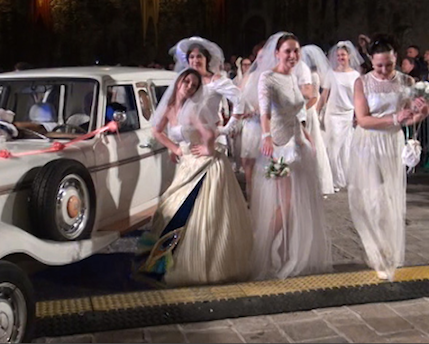 Pogledajte atmosferu sa Karnevala u Budvi: Učestvovale 34 grupe iz zemlje i regiona Pogledajte atmosferu sa Karnevala u Budvi: Učestvovale 34 grupe iz zemlje i regiona