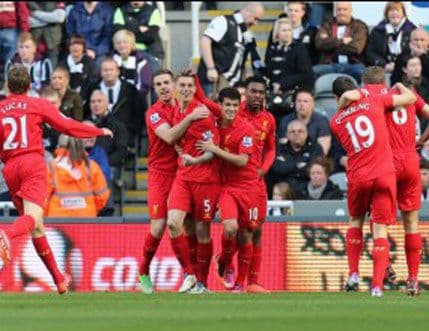 Igrači Liverpula šokirali javnost: Grizli ruke sami sebi?! Igrači Liverpula šokirali javnost: Grizli ruke sami sebi?!