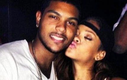 Kris Braun poludio na Rijanu zbog poljupca s drugim Kris Braun poludio na Rijanu zbog poljupca s drugim