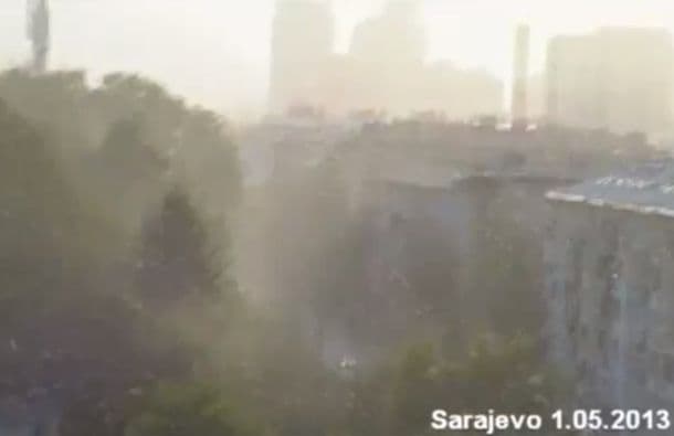 Invazija mušica na Sarajevo Invazija mušica na Sarajevo