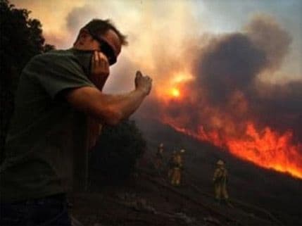 Kalifornija: Veliki požar primorao stanovnike na evakuaciju Kalifornija: Veliki požar primorao stanovnike na evakuaciju