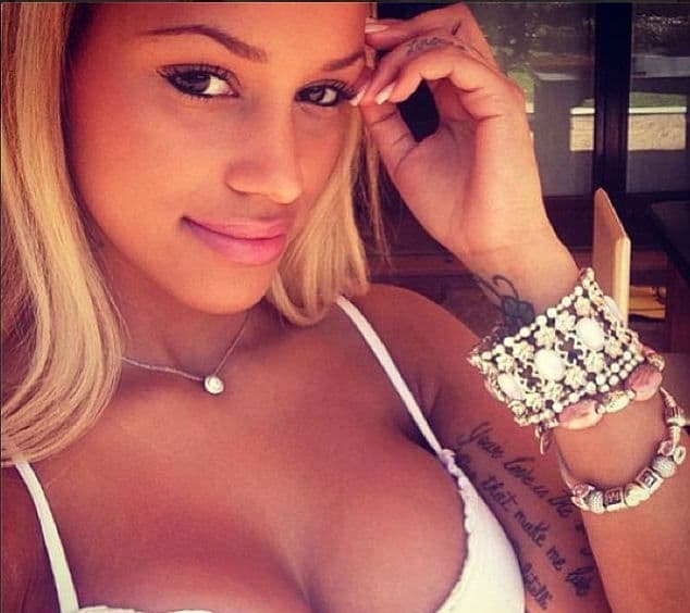 Balotelija ostavila djevojka pošto ju je "ponudio" cijelom timu Reala Balotelija ostavila djevojka pošto ju je "ponudio" cijelom timu Reala