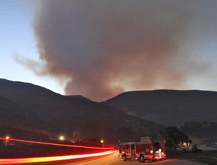 Veliki požar nadomak Los Anđelesa Veliki požar nadomak Los Anđelesa