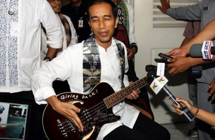 Guverner Džakarte pod istragom zbog poklona od Metalike Guverner Džakarte pod istragom zbog poklona od Metalike