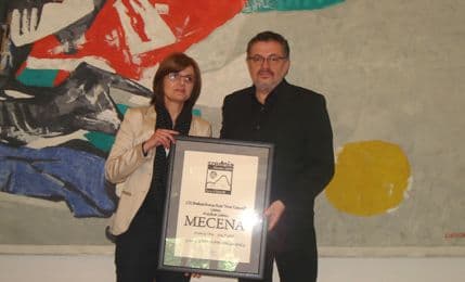 Mićunoviću uručena plaketa Mecena škole “Petar Lubarda” Mićunoviću uručena plaketa Mecena škole “Petar Lubarda”