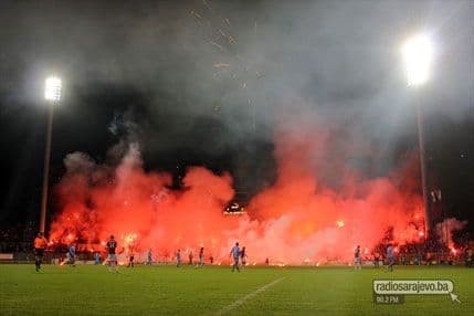 VIDEO: Veličanstvena atmosfera sa sarajevskog derbija VIDEO: Veličanstvena atmosfera sa sarajevskog derbija