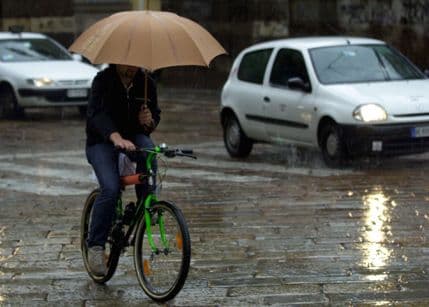 Sjutra povremene kiše, pljuskovi i grmljavine Sjutra povremene kiše, pljuskovi i grmljavine