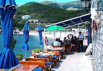 Budva: Posao za više hiljada sezonskih radnika iz Crne Gore Budva: Posao za više hiljada sezonskih radnika iz Crne Gore