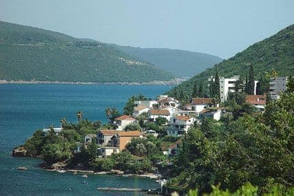 DN: Rusi kupili četvrtinu Crne Gore DN: Rusi kupili četvrtinu Crne Gore