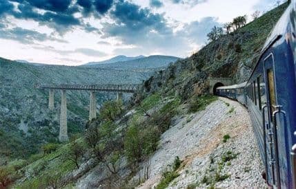 Daily Telegraph: Putovanje Plavim vozom do Bara hit u Velikoj Britaniji Daily Telegraph: Putovanje Plavim vozom do Bara hit u Velikoj Britaniji