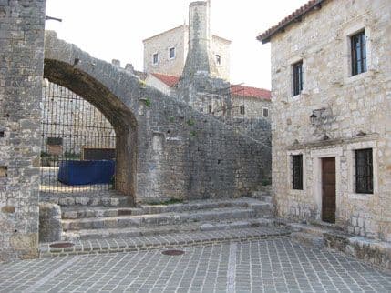 Ulcinj: Keramika sa Svača za Noć muzeja Ulcinj: Keramika sa Svača za Noć muzeja