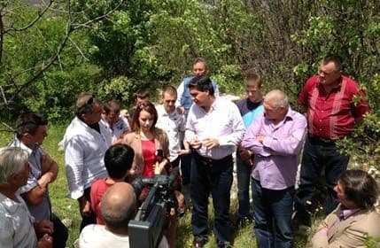 Guverner Ćaka Horhe Kapitanić prvi put posjetio Velimlje, rodno mjesto svojih predaka Guverner Ćaka Horhe Kapitanić prvi put posjetio Velimlje, rodno mjesto svojih predaka