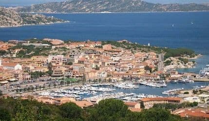 Poštar skladištio pisma u garaži Poštar skladištio pisma u garaži