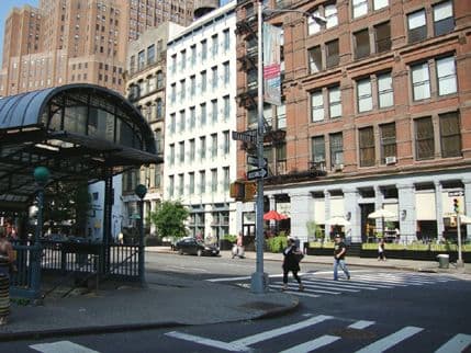 Skandal na Menhetnu: Slikao stanare luksuzne zgrade Skandal na Menhetnu: Slikao stanare luksuzne zgrade