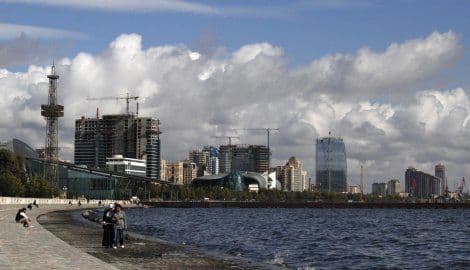 Azerbejdžan: Zatvor za protivnike zabrane nošenja marama Azerbejdžan: Zatvor za protivnike zabrane nošenja marama